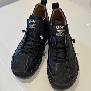 NWT Sport Black Leather Women’s slip on Athletic Shoes size 7.5!